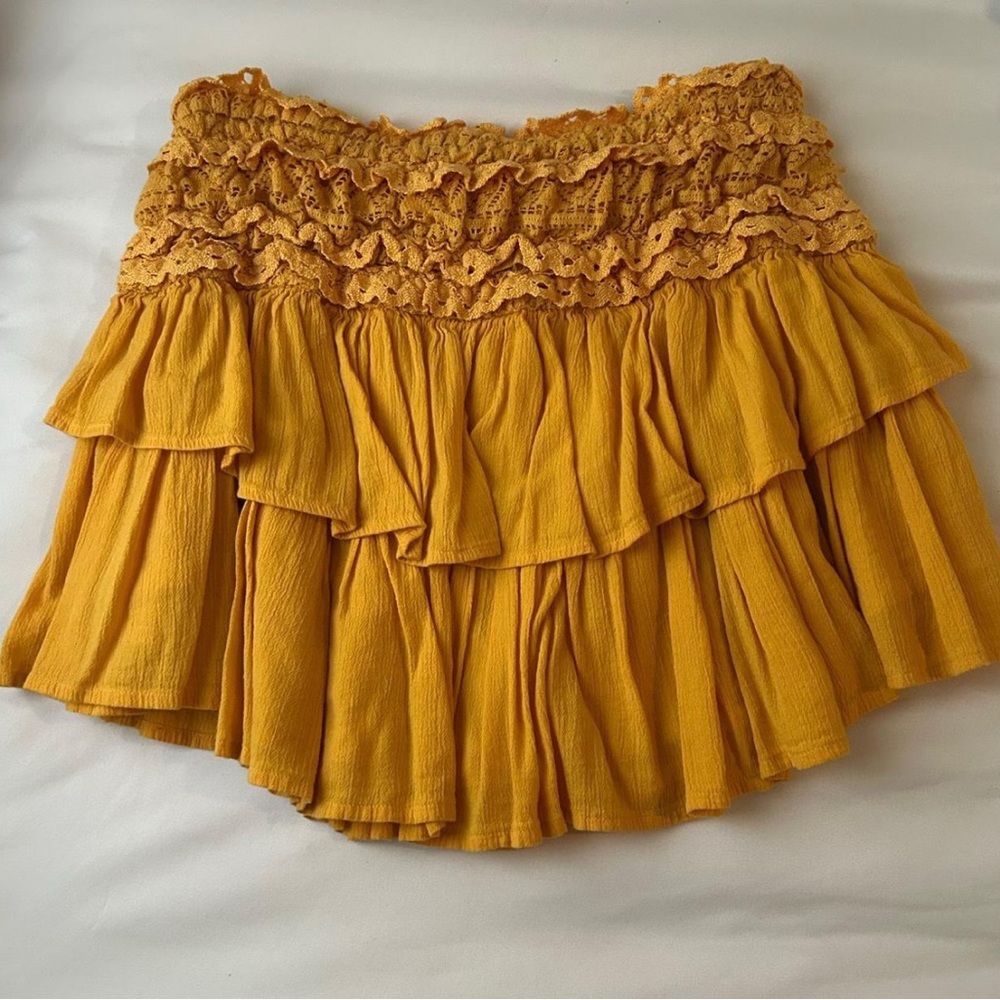 American Eagle Outfitters Mustard Ruffled Mini Skirt